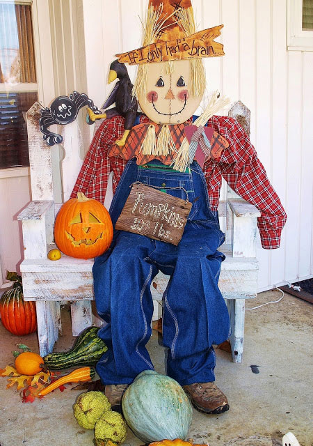 How to make a scarecrow from ohiothoughtsblog.blogspot.com