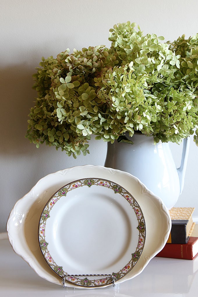 Where to find inexpensive dinnerware for the holidays. You do not need to spend an arm and a leg to set a nice table. 
