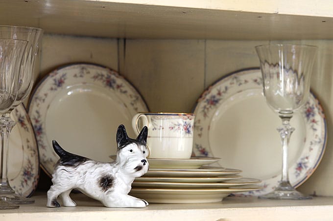 Where to find inexpensive dinnerware for the holidays. You do not need to spend an arm and a leg to set a nice table. 