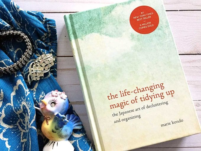 How to adapt the KonMari Method for thrift store, estate sale and yard sale shoppers. Adhering to Marie Kondo's plan doesn't have to be a challenge.