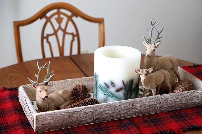 Rustic Christmas table centerpieces